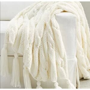 Pottery Barn Bluma Chunky Knit Tassel Throw Cream/White NEW 50 x 60